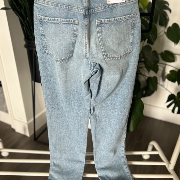 Garage mom jeans - NEW WITH TAGS - Picture 5 of 6